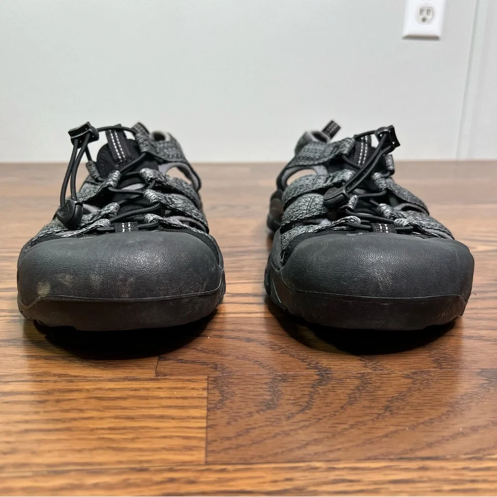 Keen Men's Newport H2 water sandals size 12